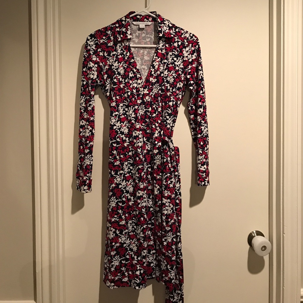 Dvf Wrap Dress Size 2 - image 3